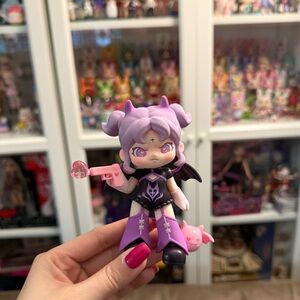 【Authentic】DORA "Ideal World" Series - Out-of-Control Hunter